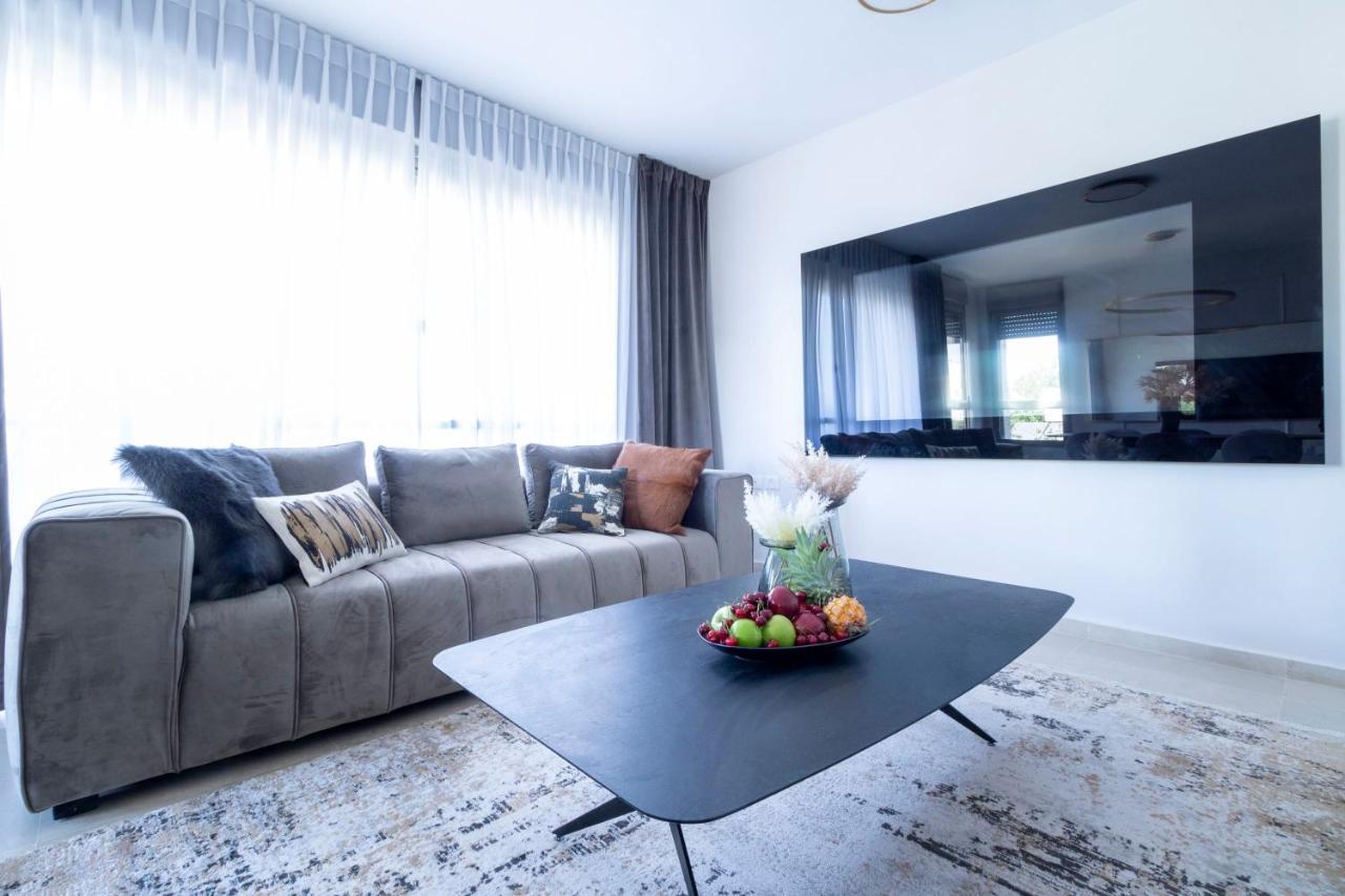 The Haneviim Suites - Isrentals Jerusalem Exterior photo