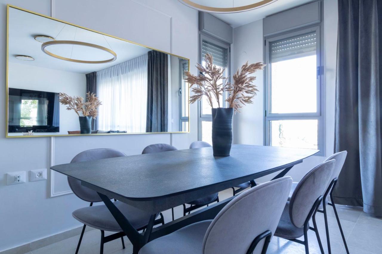 The Haneviim Suites - Isrentals Jerusalem Exterior photo