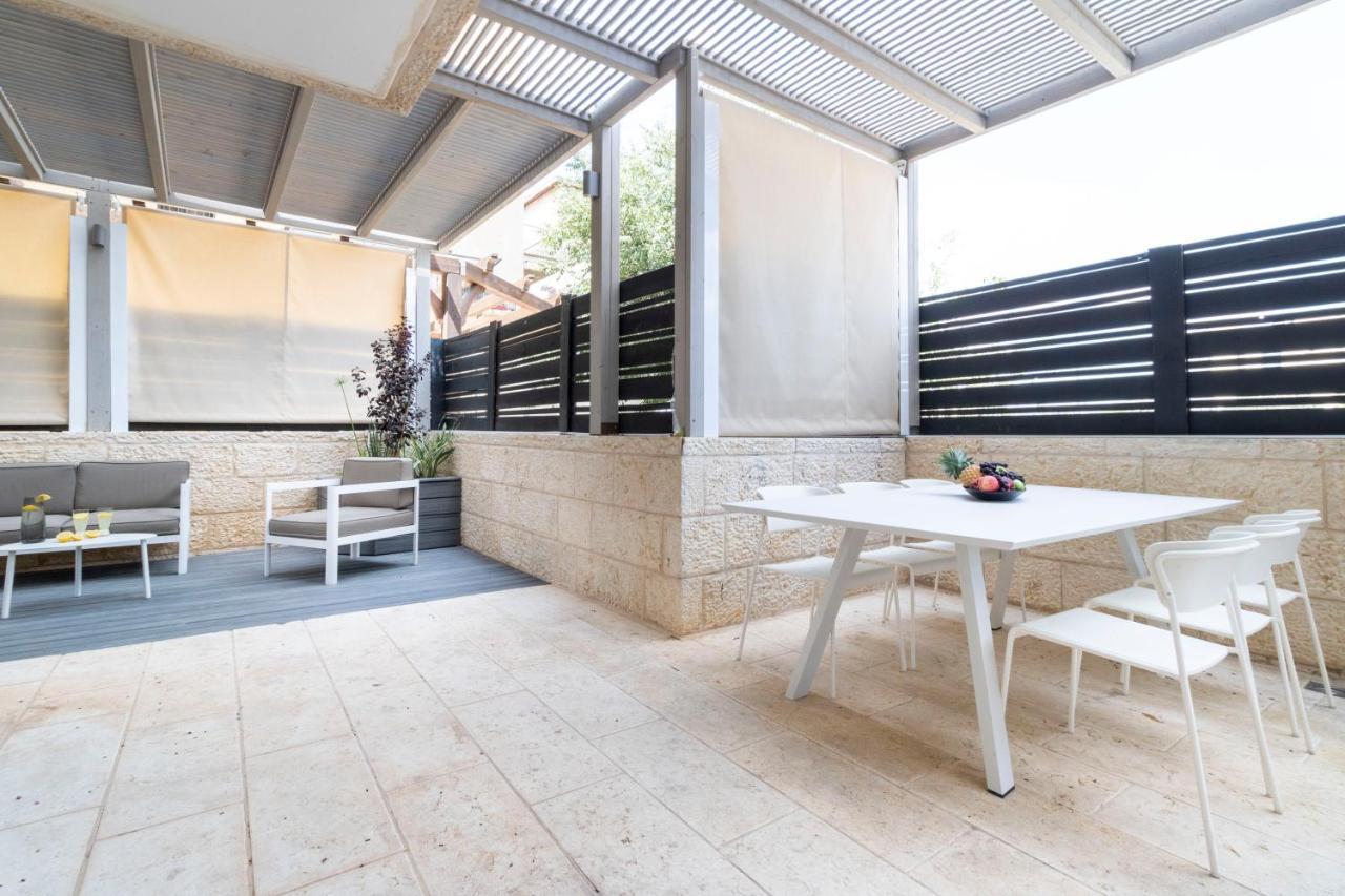 The Haneviim Suites - Isrentals Jerusalem Exterior photo